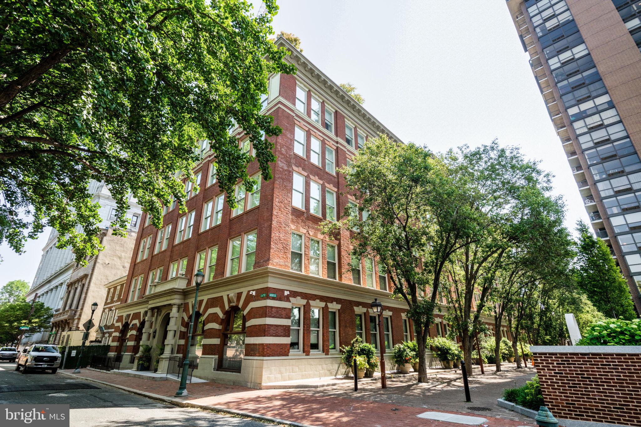 SOCIETY HILL - Residential