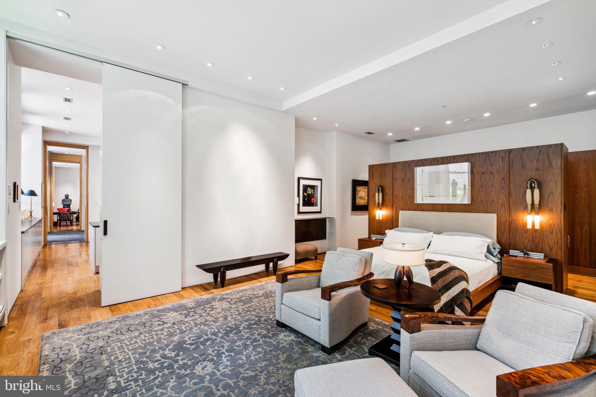 SOCIETY HILL - Residential