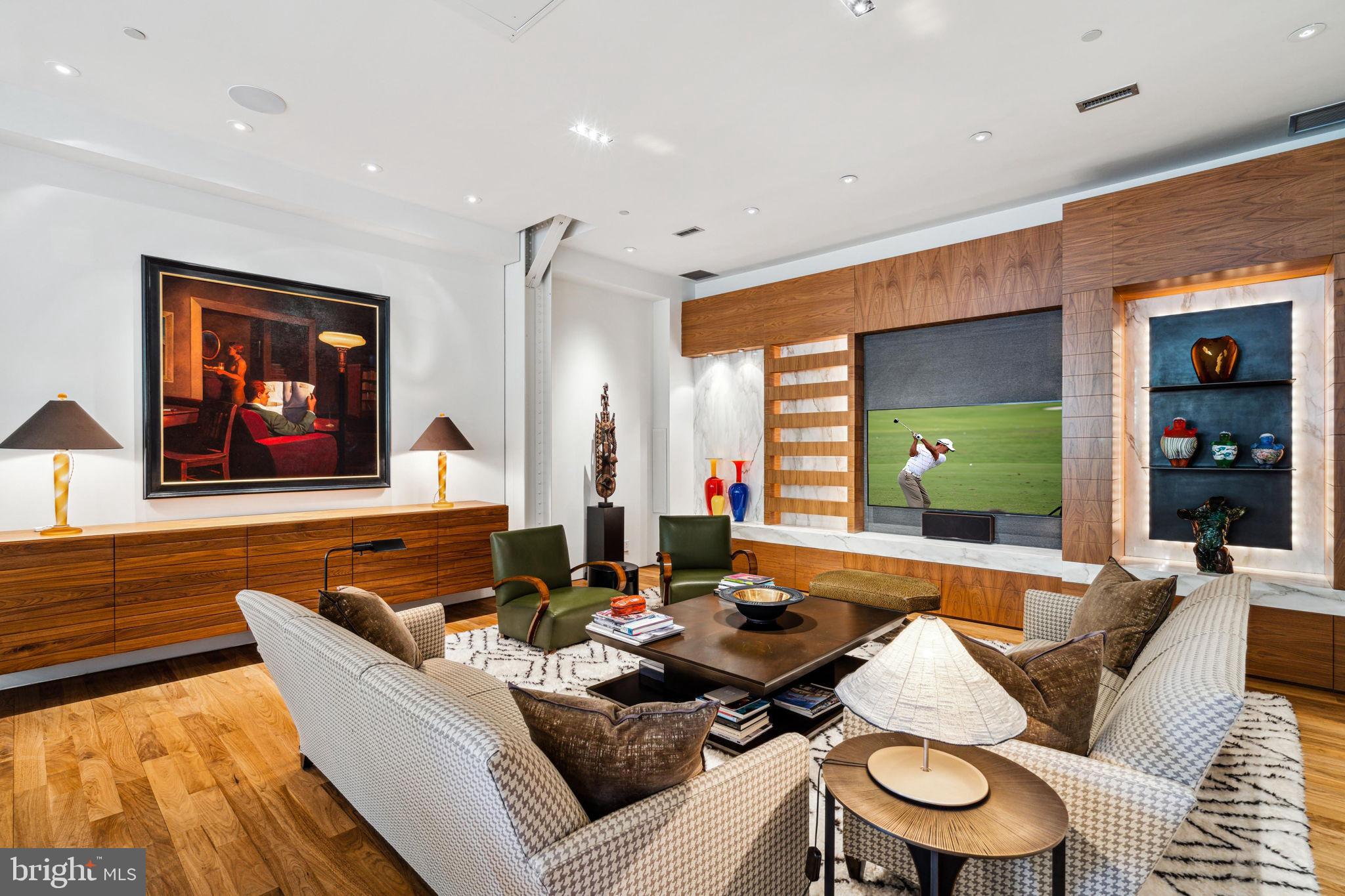 SOCIETY HILL - Residential