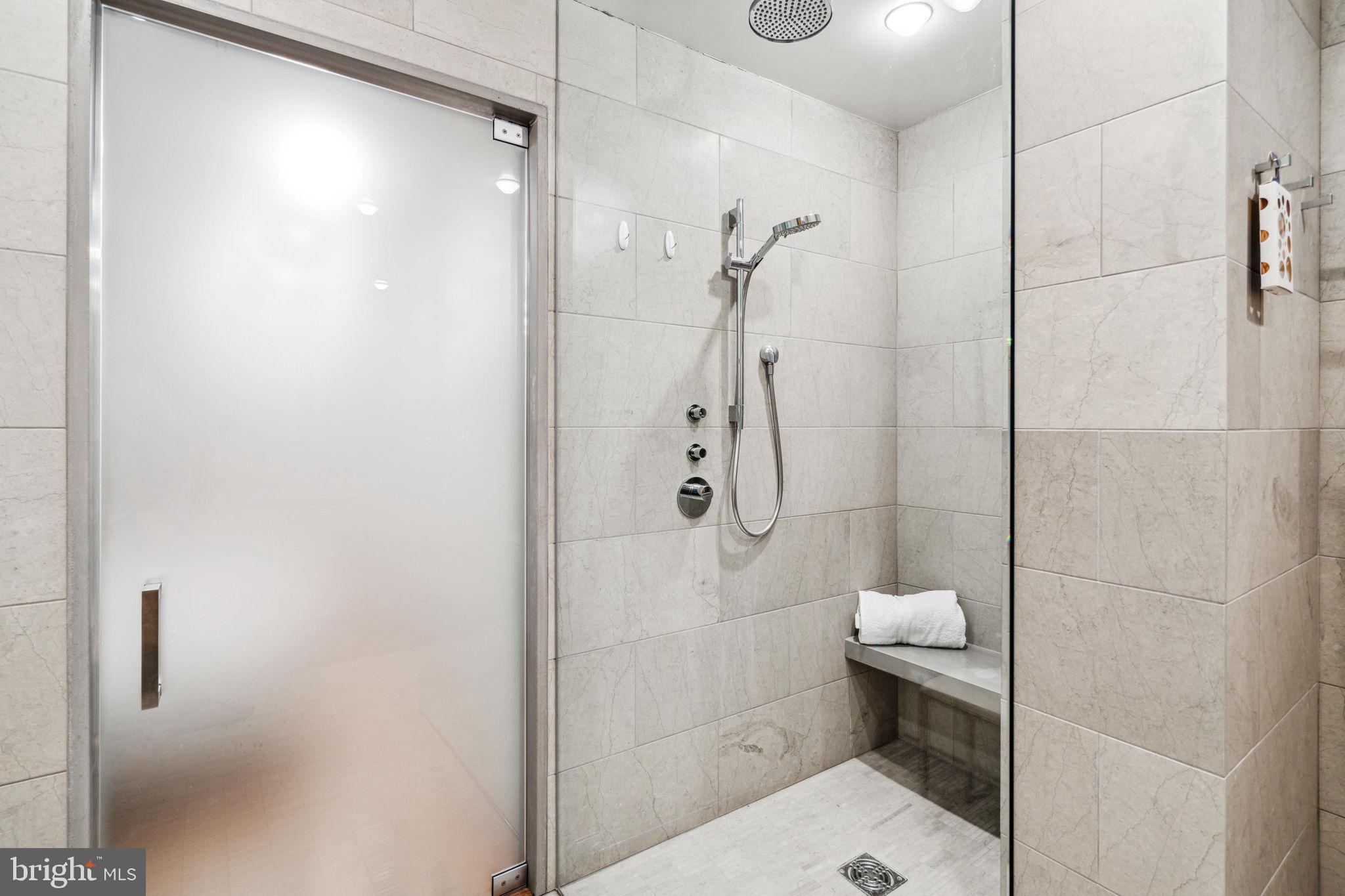 SOCIETY HILL - Residential