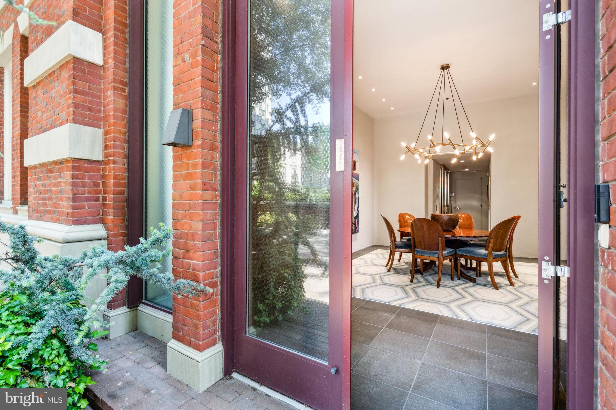 SOCIETY HILL - Residential