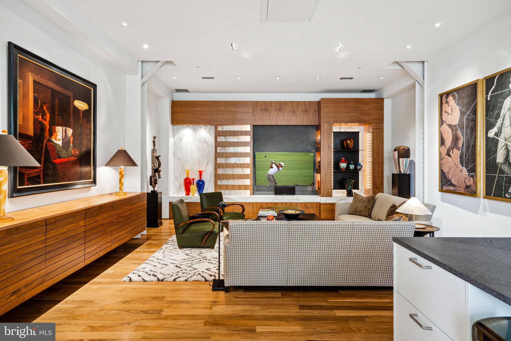 SOCIETY HILL - Residential