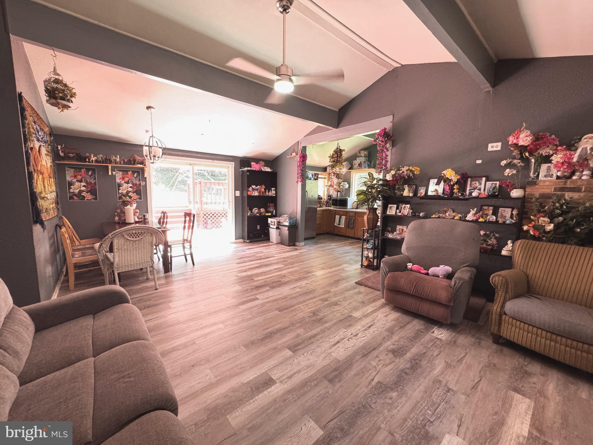 6856 HOWELLSVILLE ROAD