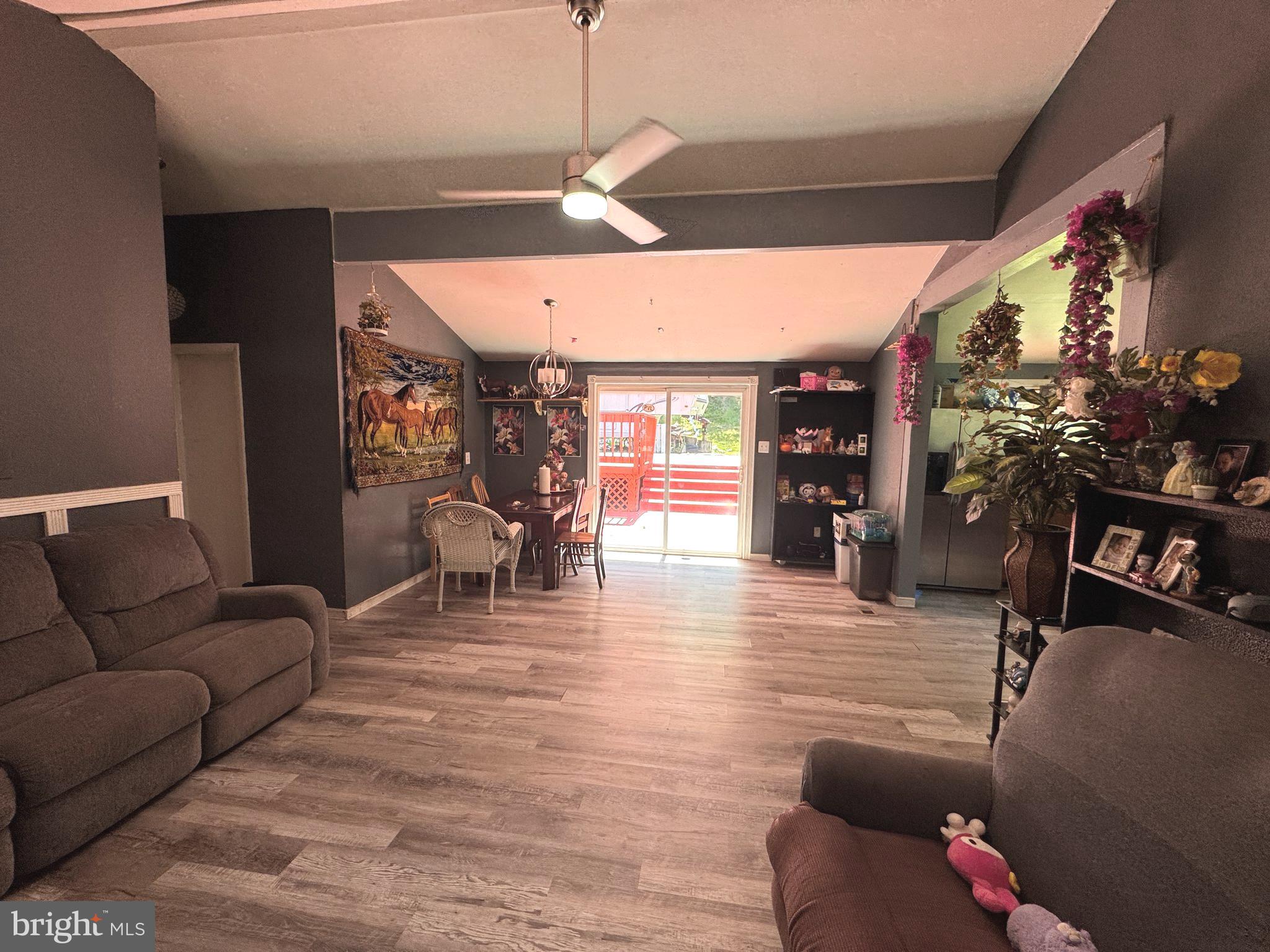 6856 HOWELLSVILLE ROAD