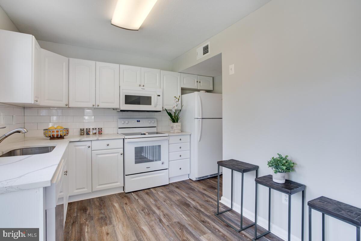 POINTER RIDGE AT COLLINGTON - Residential