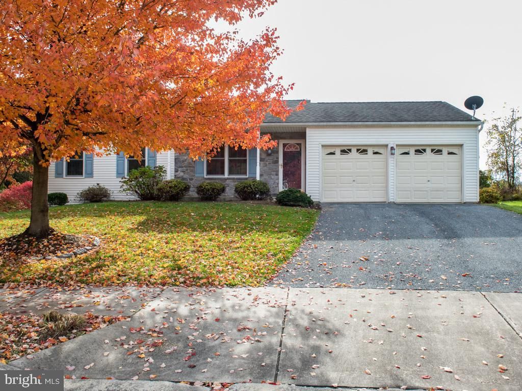 Photo of 130 WHEATFIELD CT, QUARRYVILLE, PA 17566 (MLS # PALA2027076)