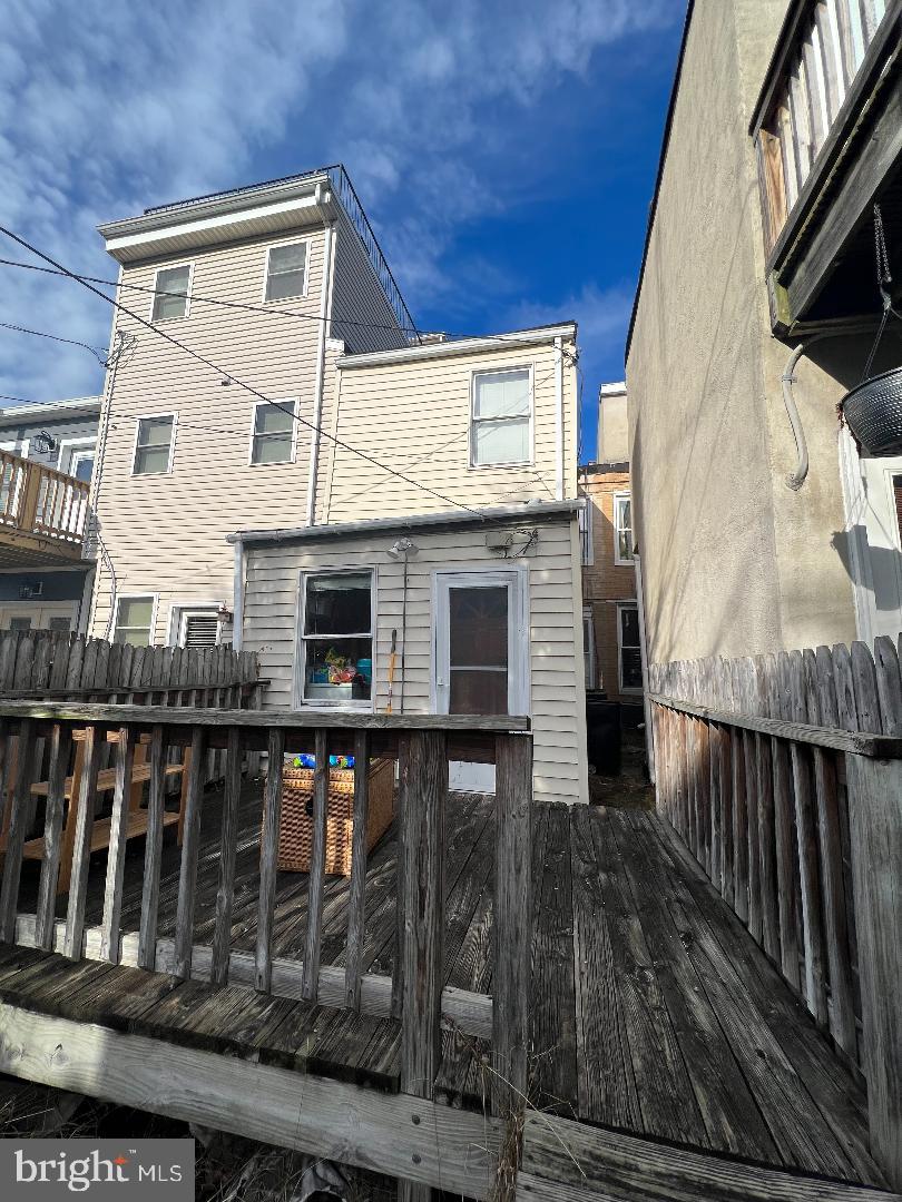 LOCUST POINT - Residential