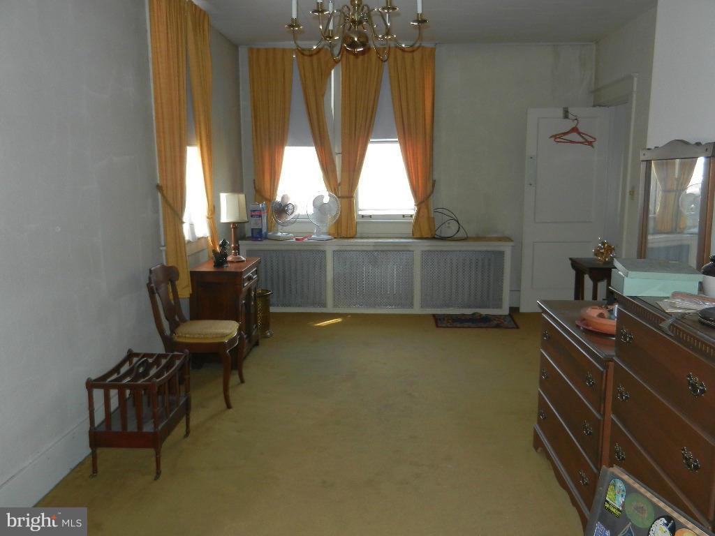 WEST SIDE - Residential