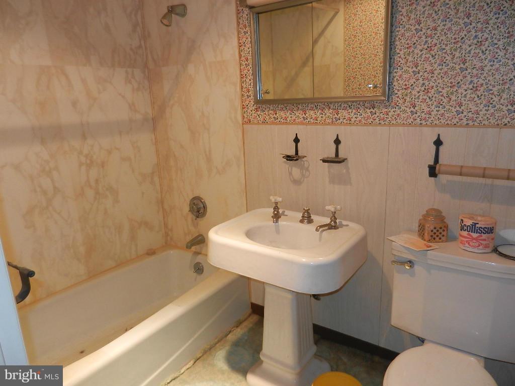 WEST SIDE - Residential