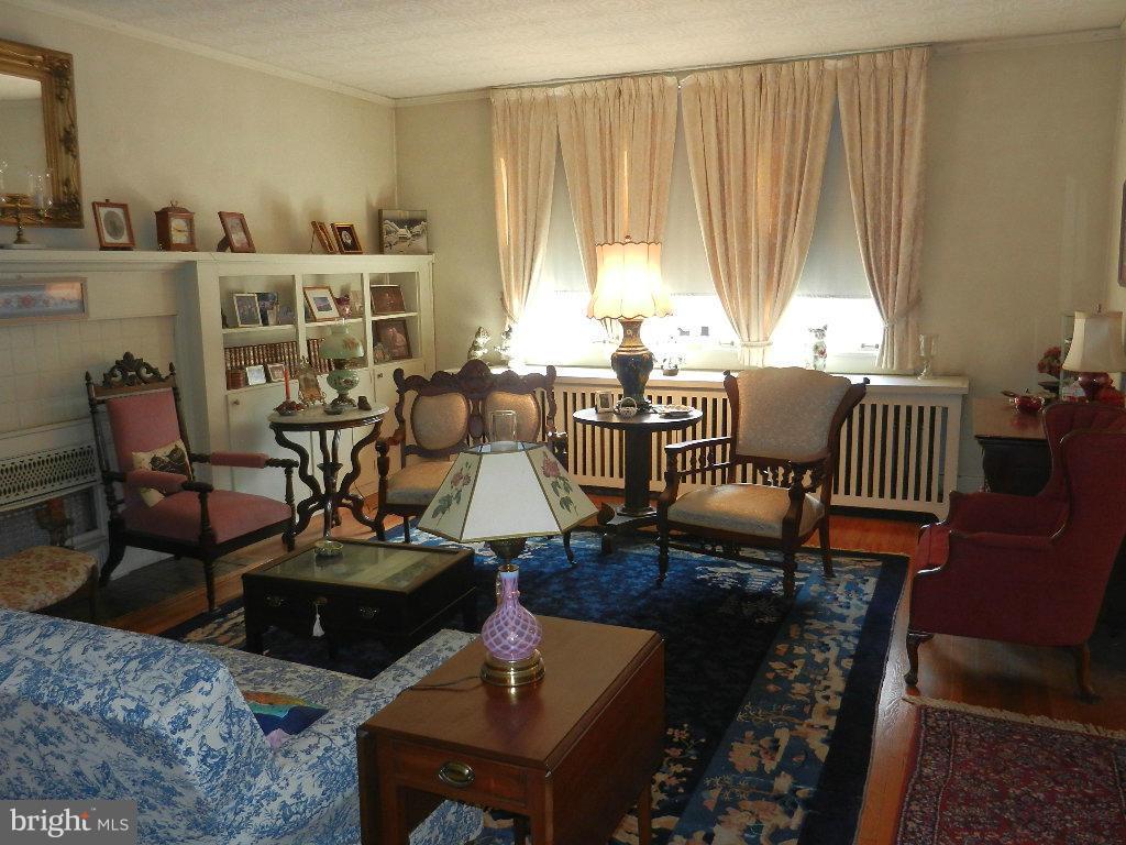 WEST SIDE - Residential