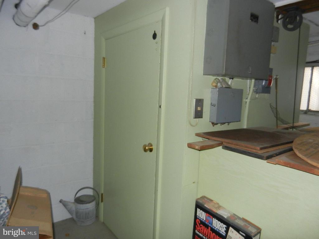 WEST SIDE - Residential