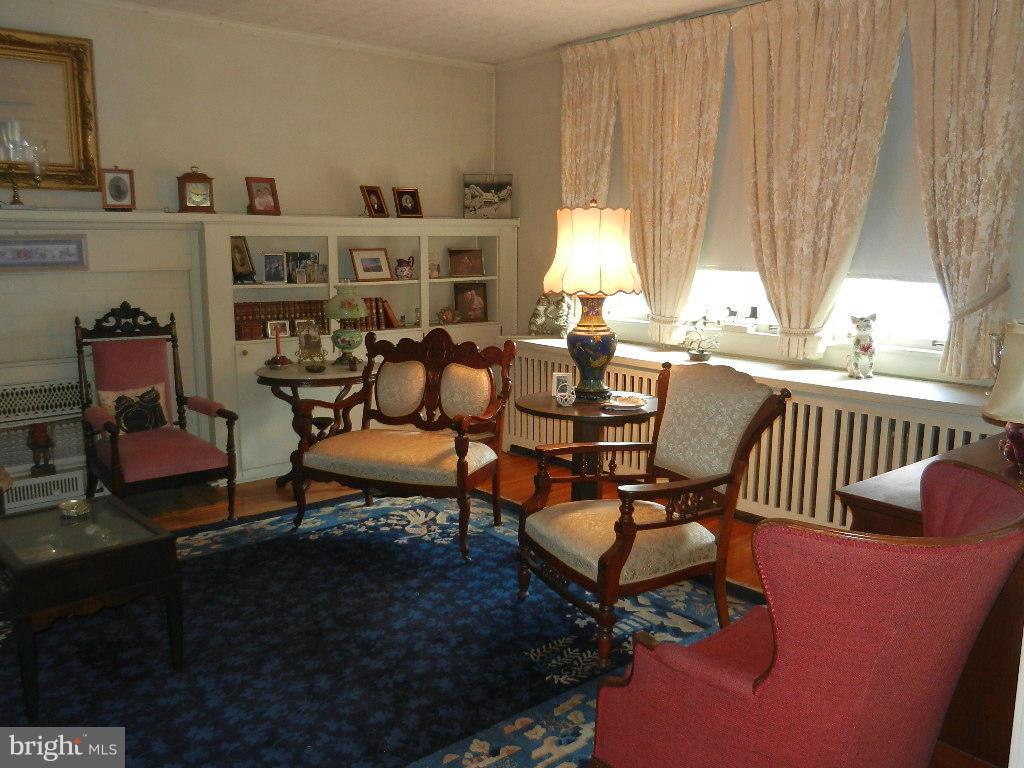 WEST SIDE - Residential