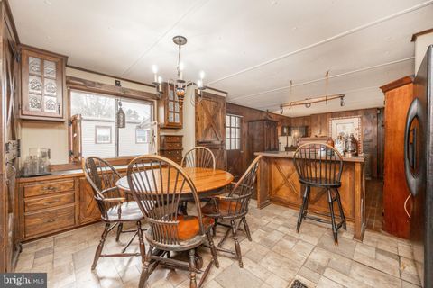 Mobile Home For Sale - 10 Coventry Drive<br/> SPRING CITY, PA 19475