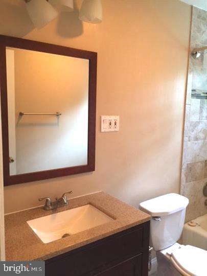 BROYHILL CREST - Residential Lease