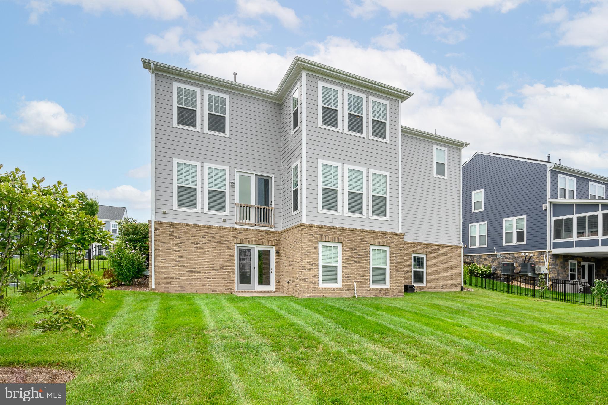 MEADOW BROOK FARM - Residential Lease