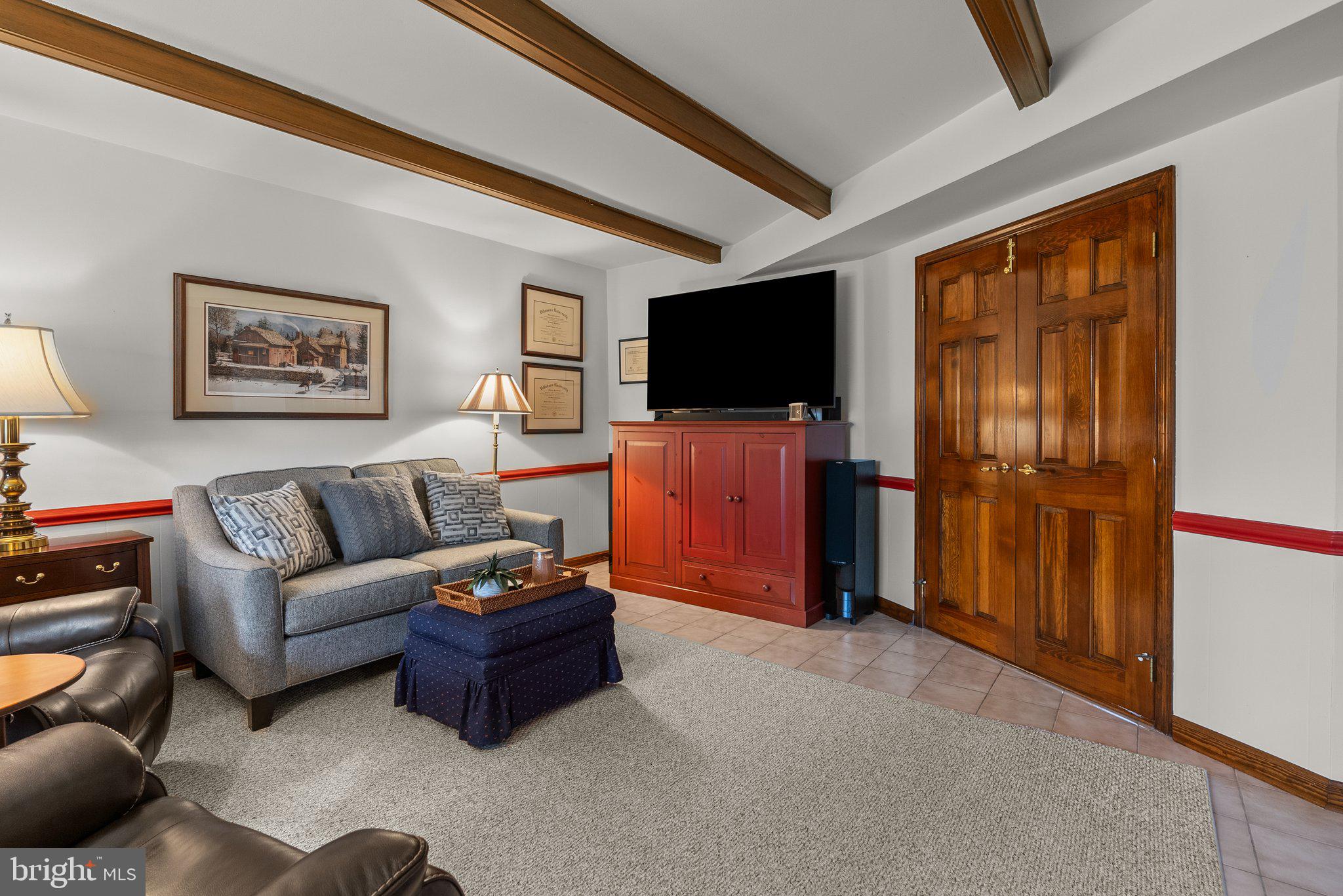 HILLCRESTSHIRE - Residential