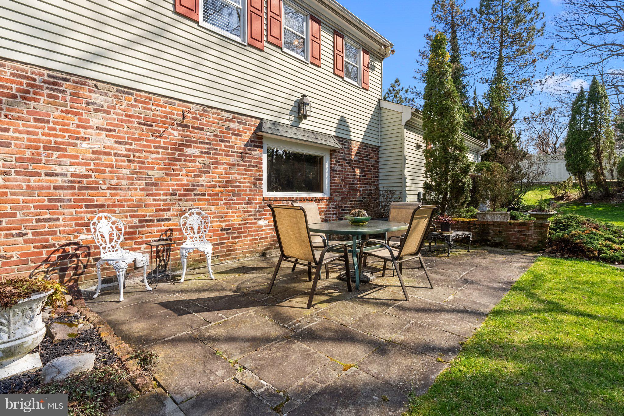 HILLCRESTSHIRE - Residential