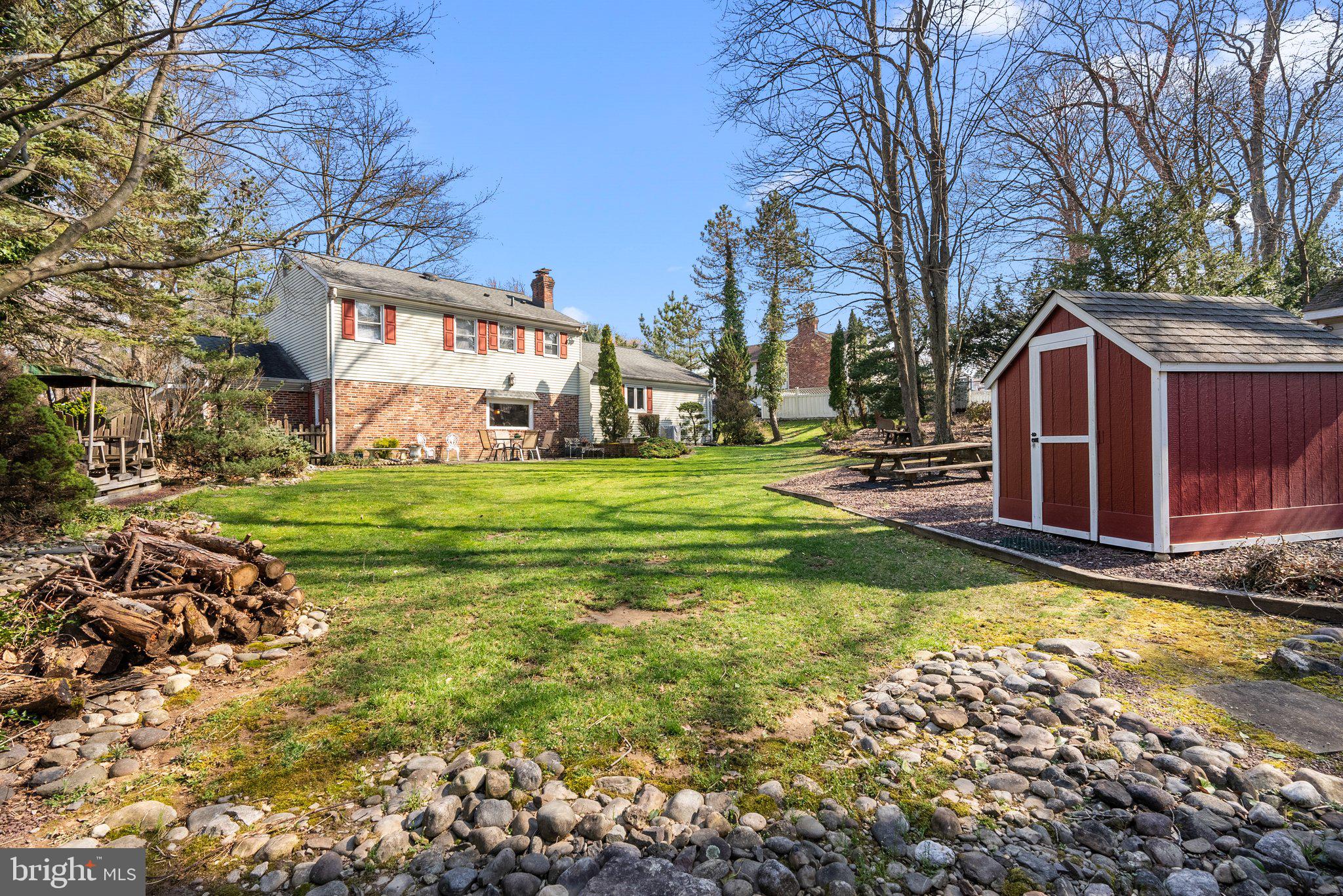 HILLCRESTSHIRE - Residential