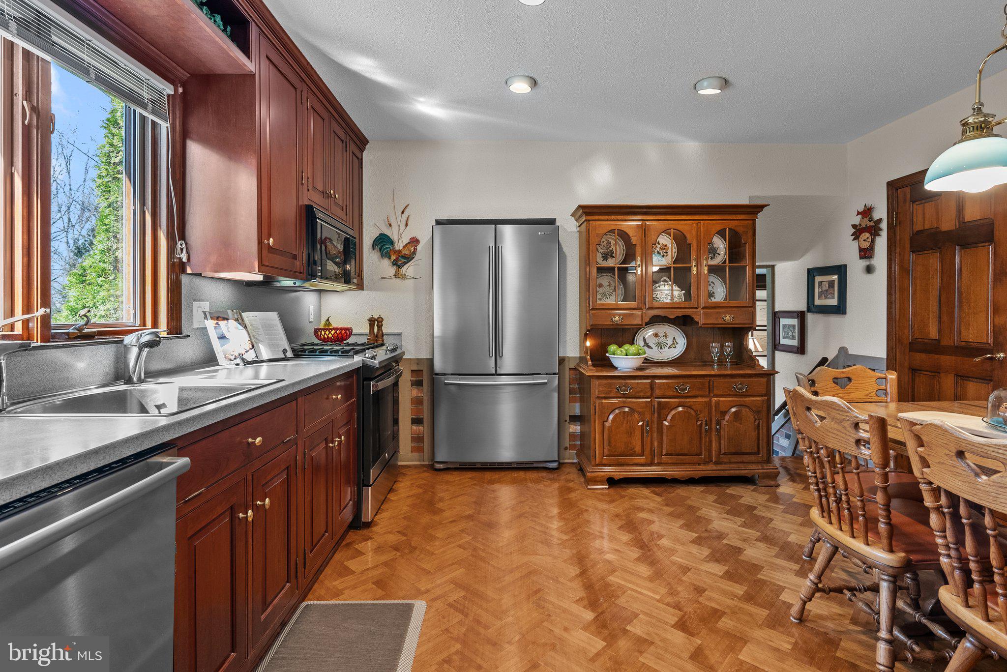 HILLCRESTSHIRE - Residential