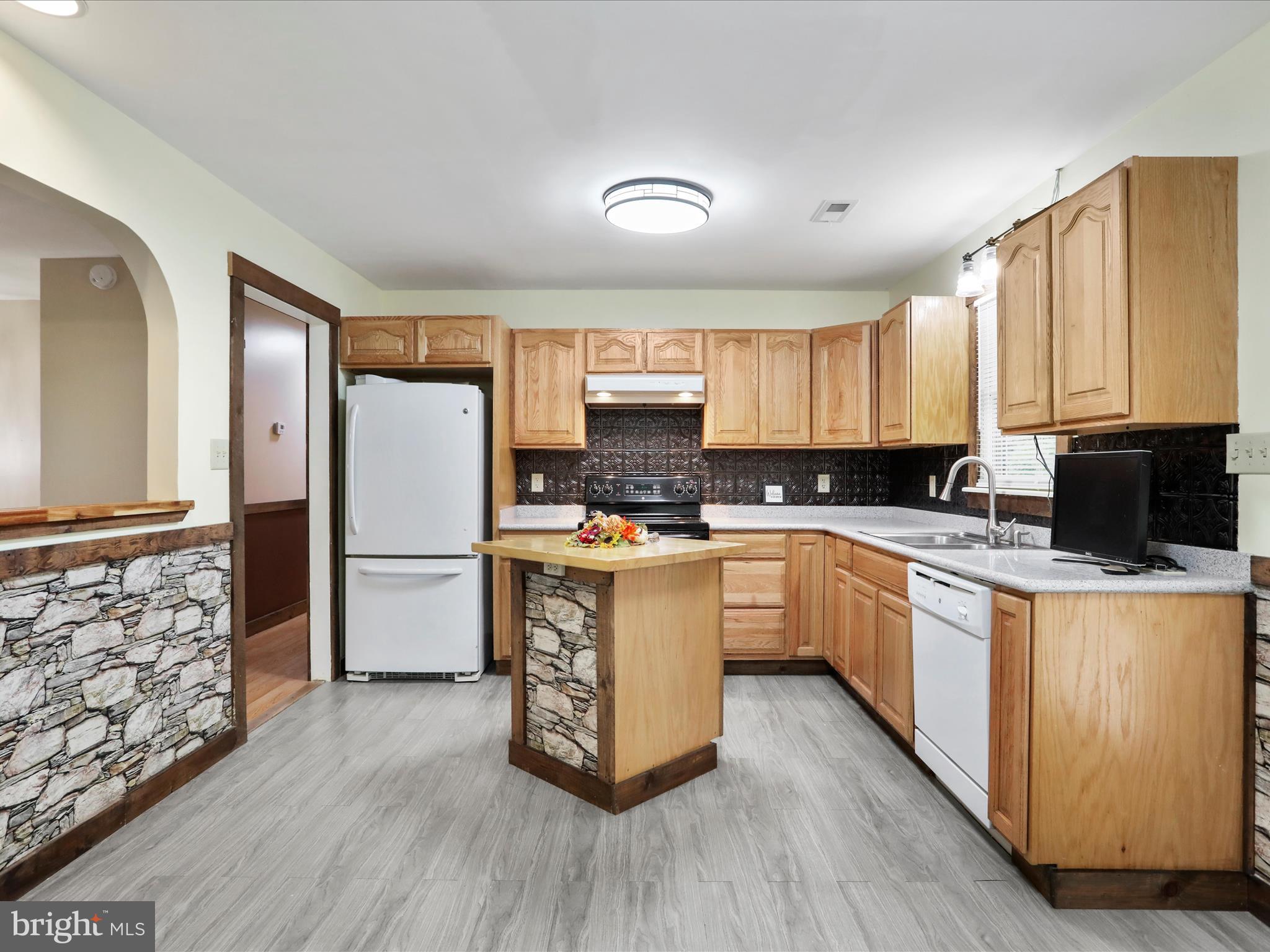 POTOMAC HEIGHTS - Residential