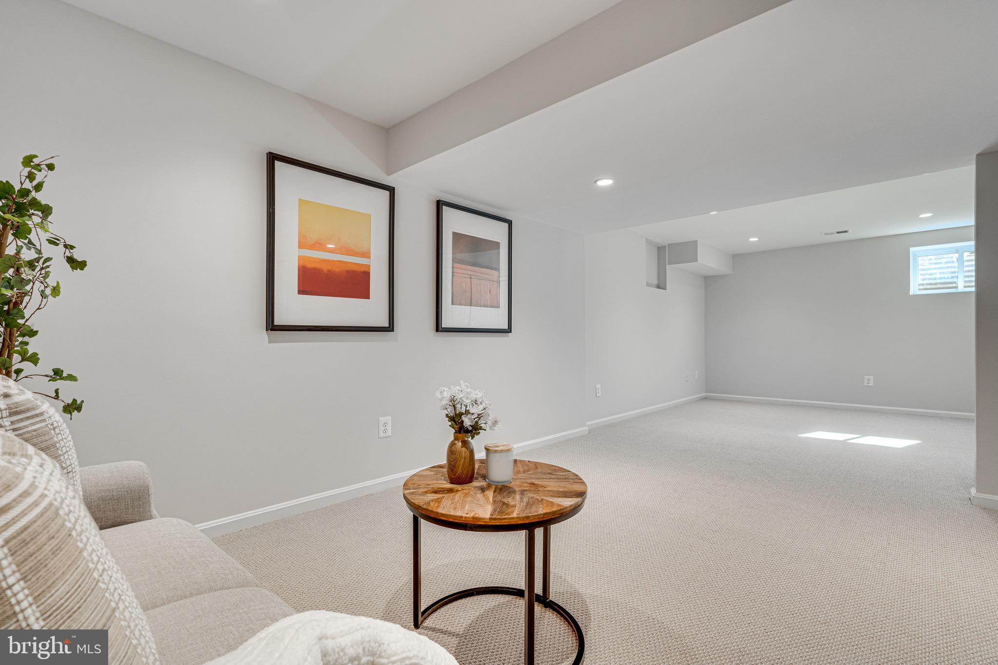 ST JOHNS WOODS - Residential