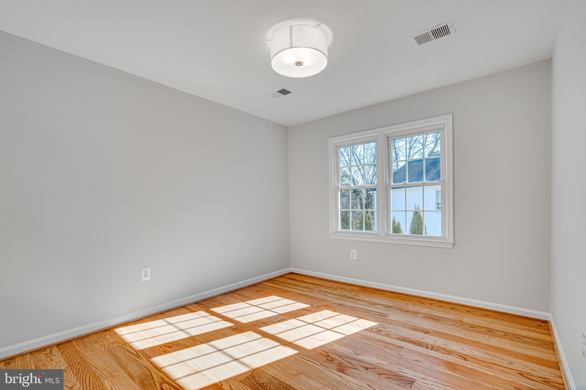 ST JOHNS WOODS - Residential