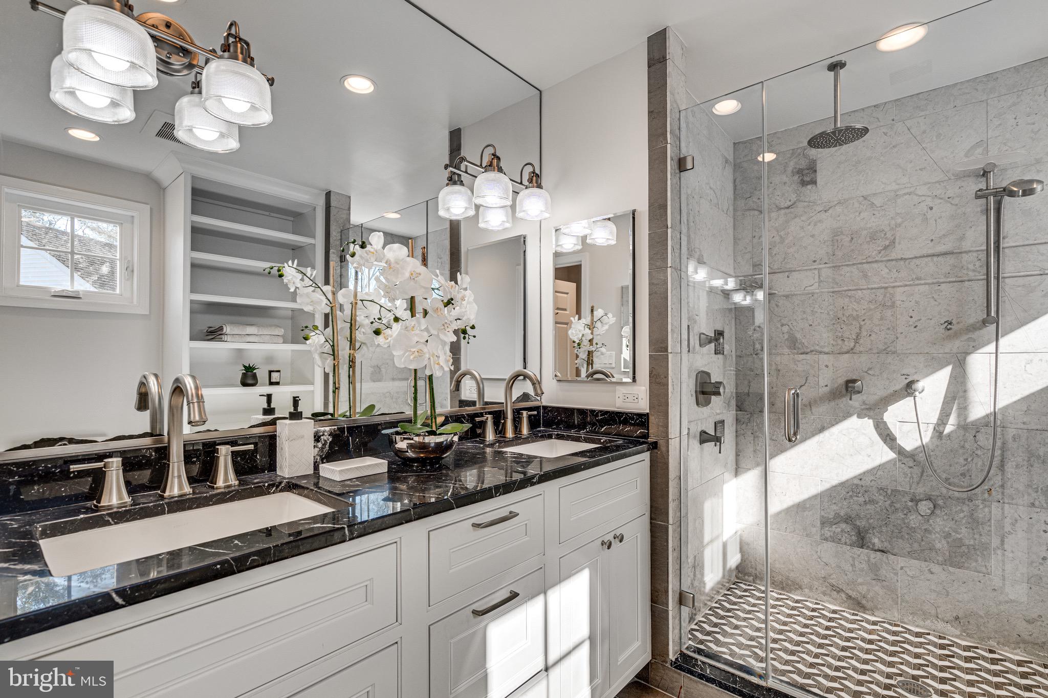 ST JOHNS WOODS - Residential