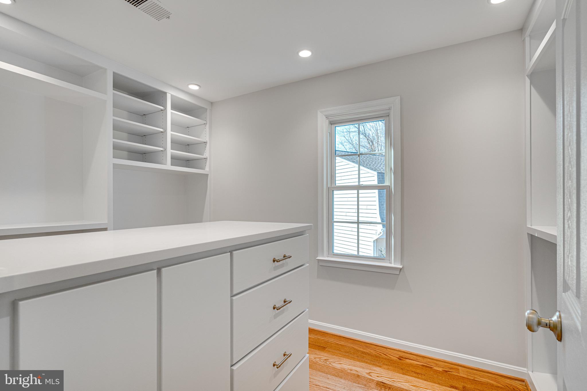 ST JOHNS WOODS - Residential