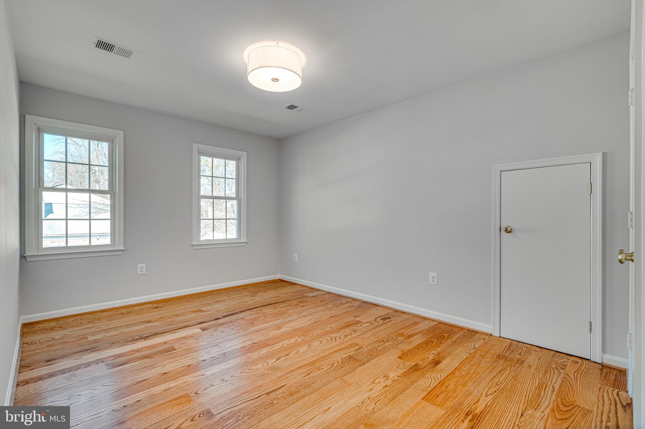 ST JOHNS WOODS - Residential