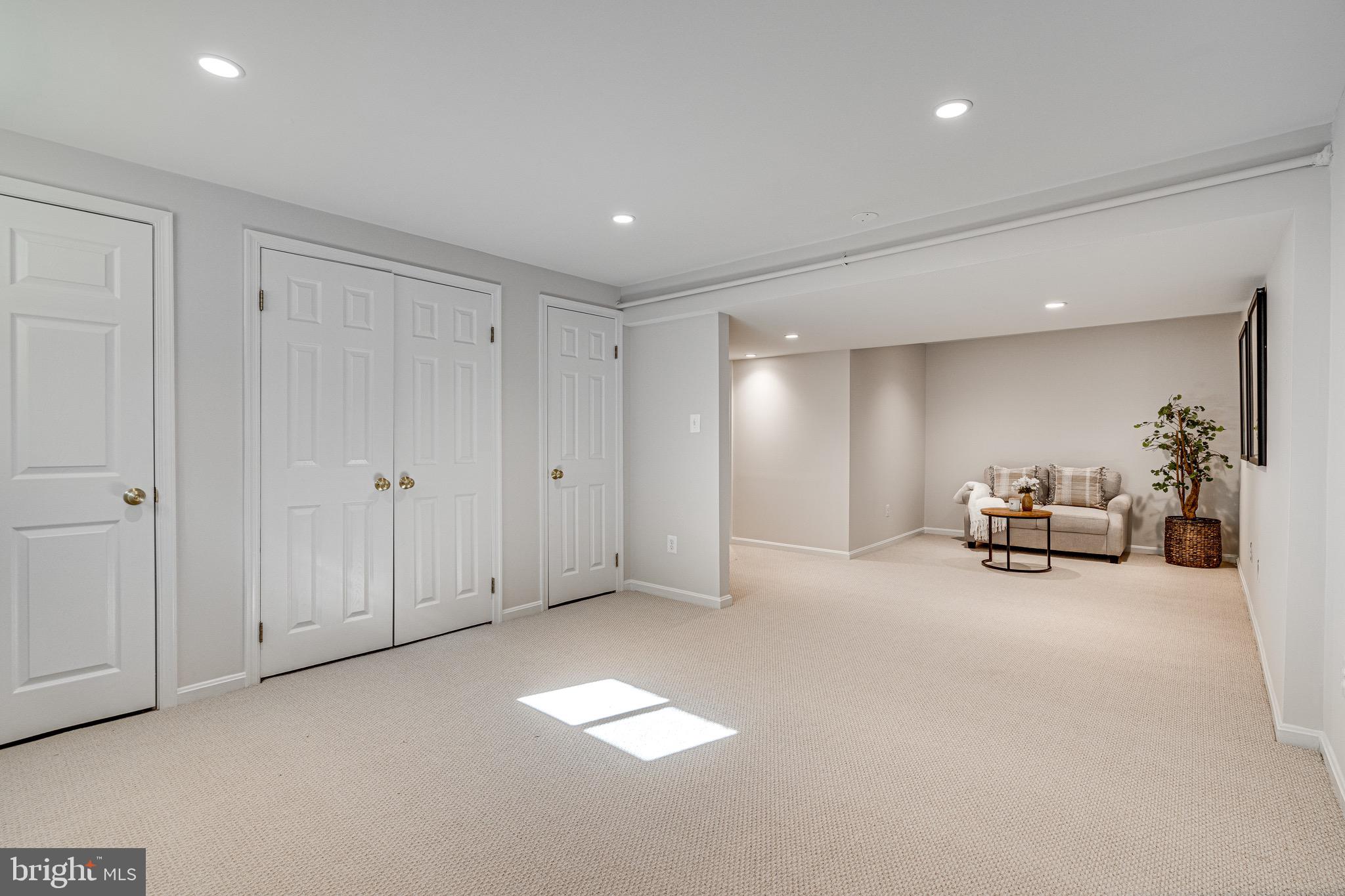 ST JOHNS WOODS - Residential