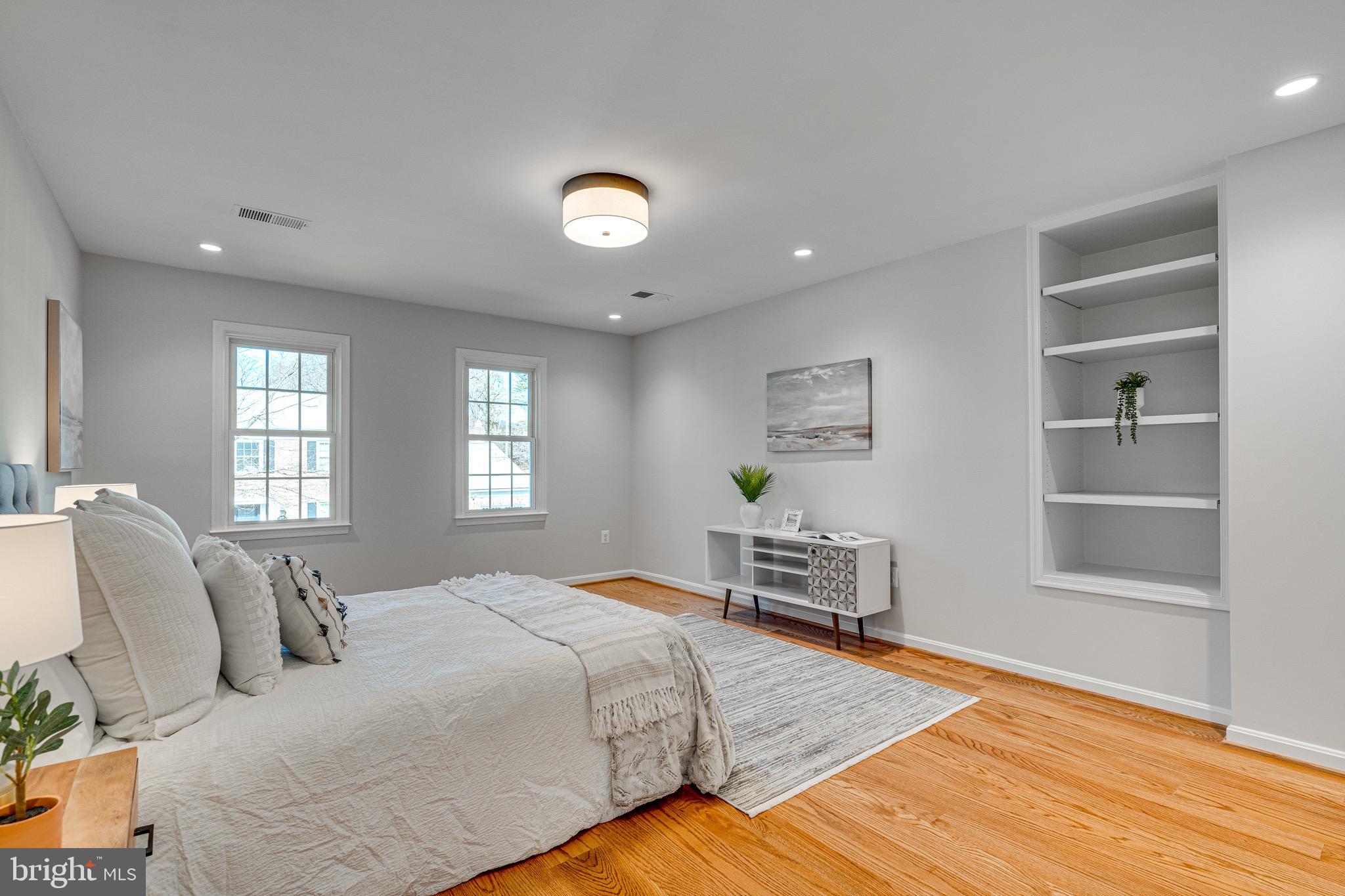 ST JOHNS WOODS - Residential