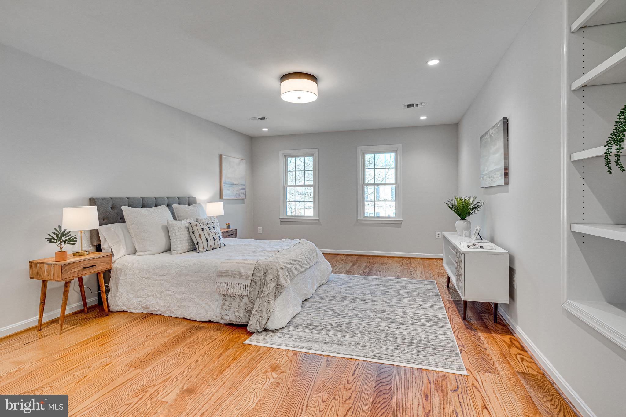 ST JOHNS WOODS - Residential