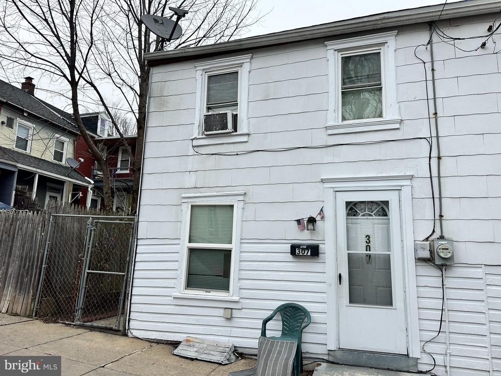 Photo of 307 Beaver Street, LANCASTER, PA 17603 (MLS # PALA2064076)