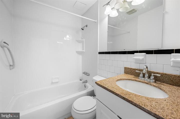 MEDFIELD - Residential Lease