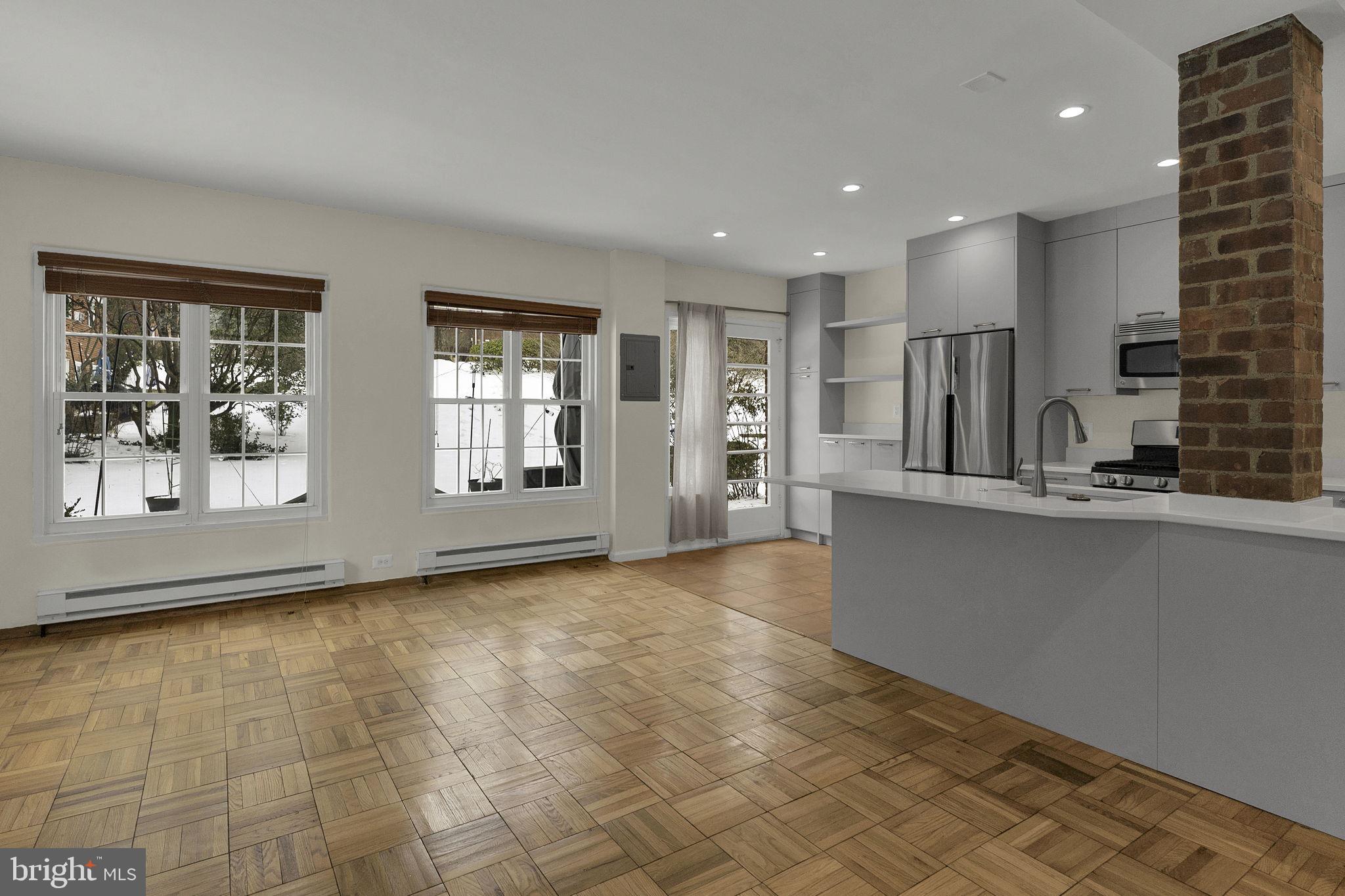 1400 MARTHA CUSTIS DRIVE