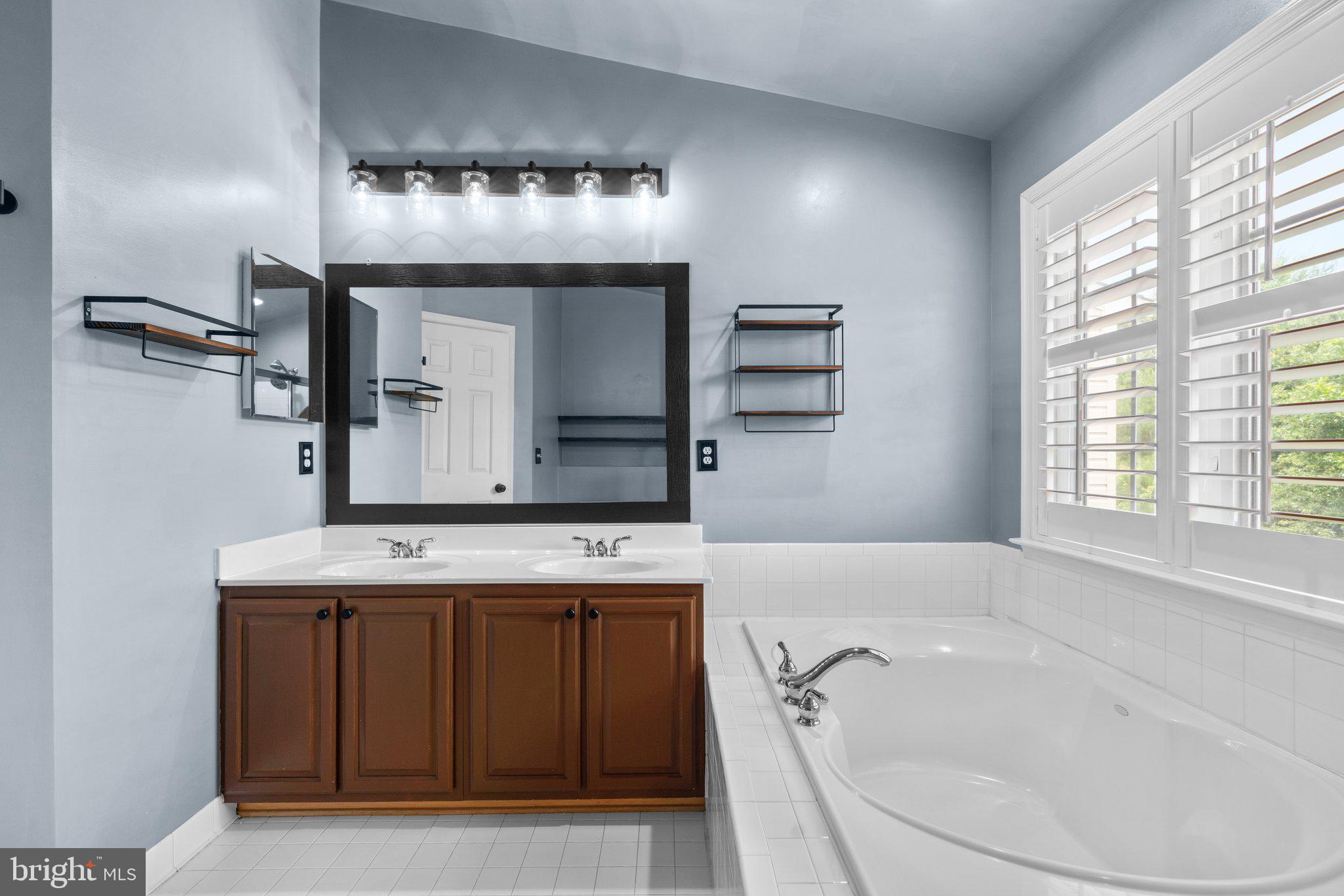 CROFTON FARMS - Residential