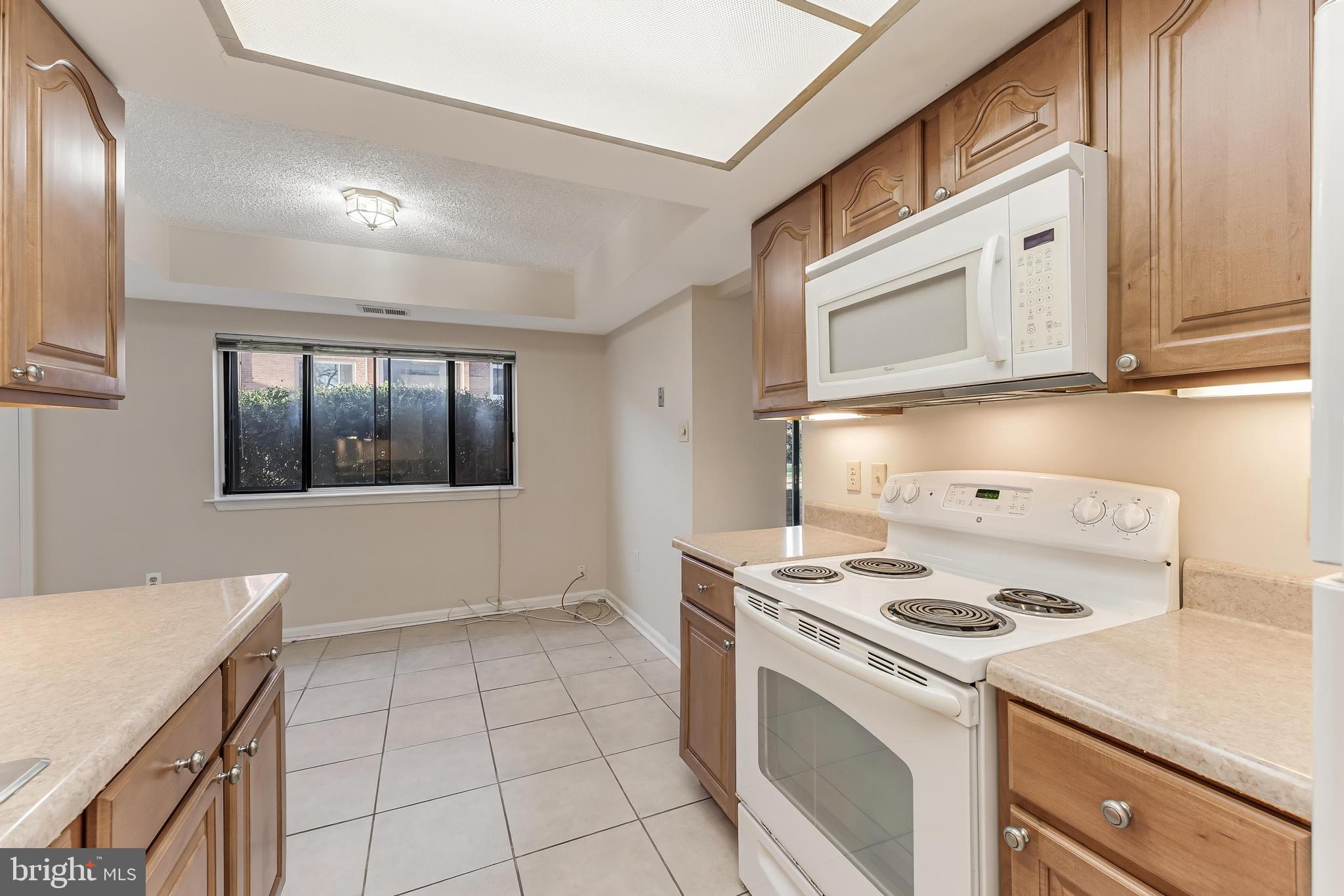 VISTAS OF VIENNA CONDOMINIUMS - Residential