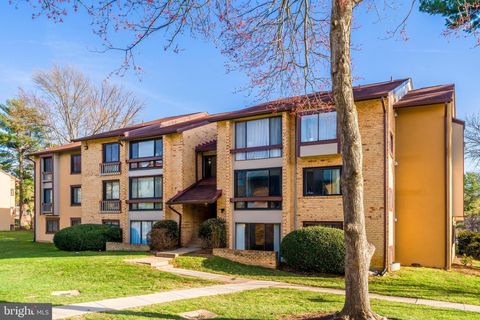 Property photo of 10218 Bushman Drive 101, Oakton, VA 22124