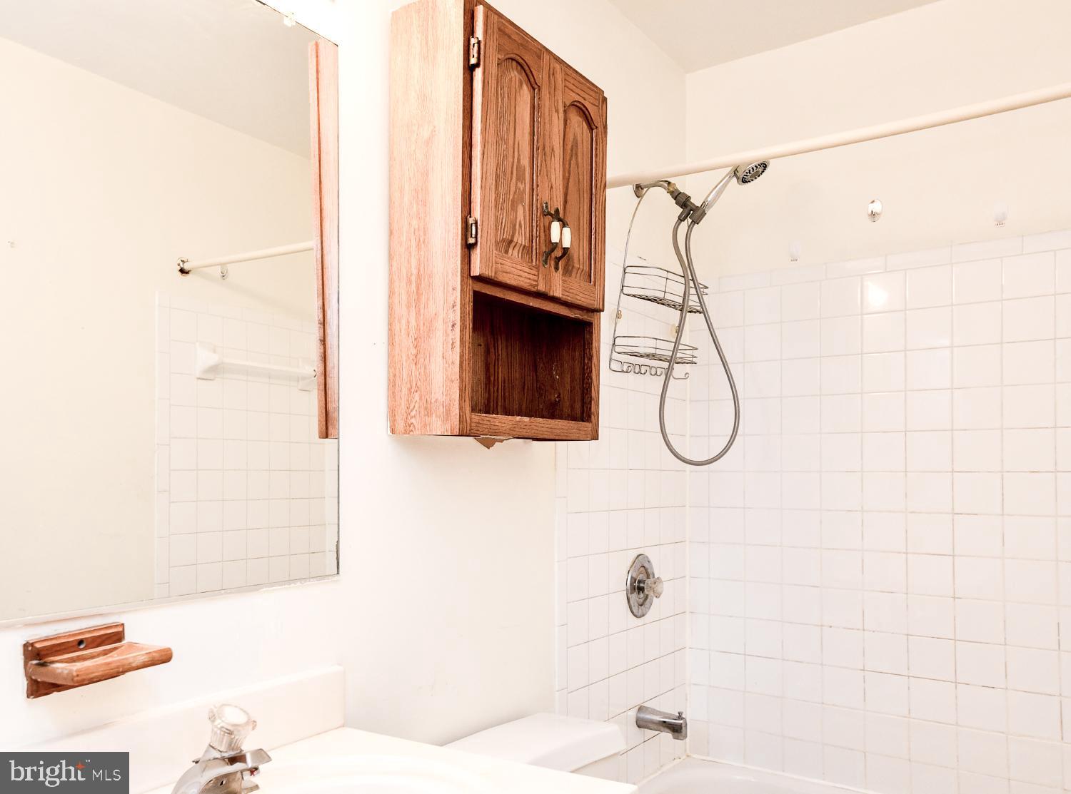 KINGS POINT - Residential