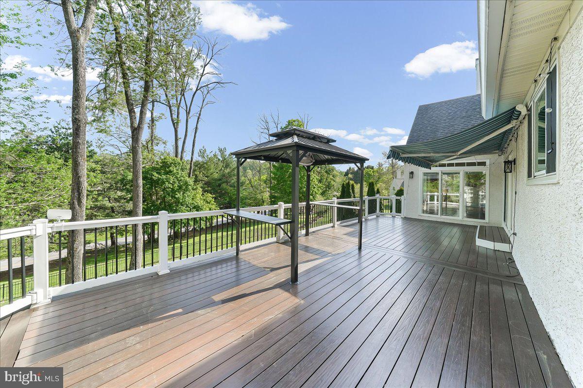 RUNNYMEADE FARMS - Residential