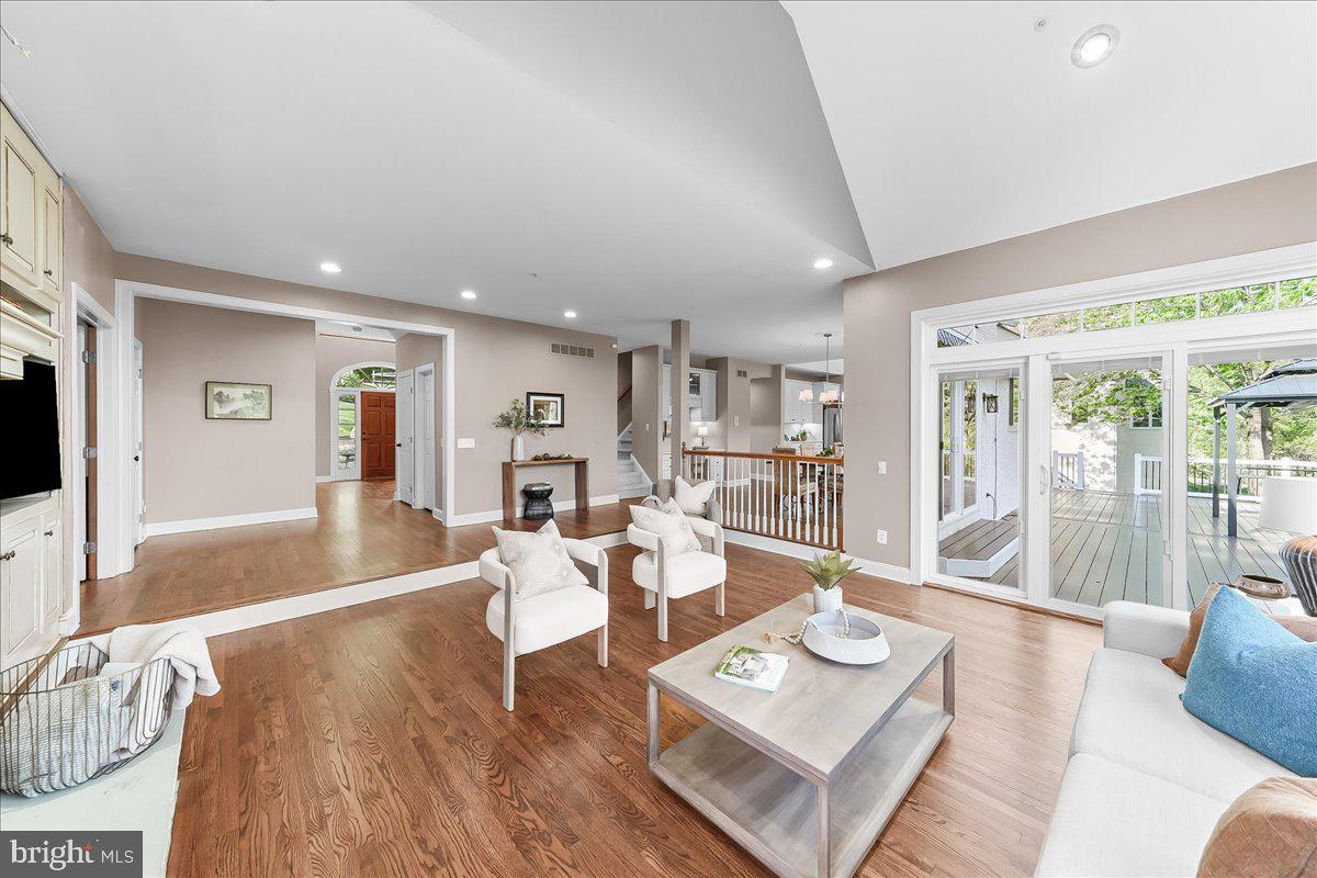RUNNYMEADE FARMS - Residential