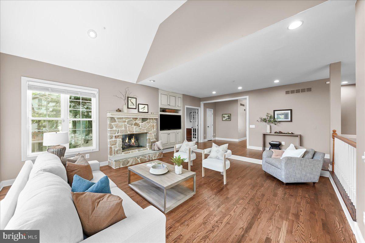 RUNNYMEADE FARMS - Residential