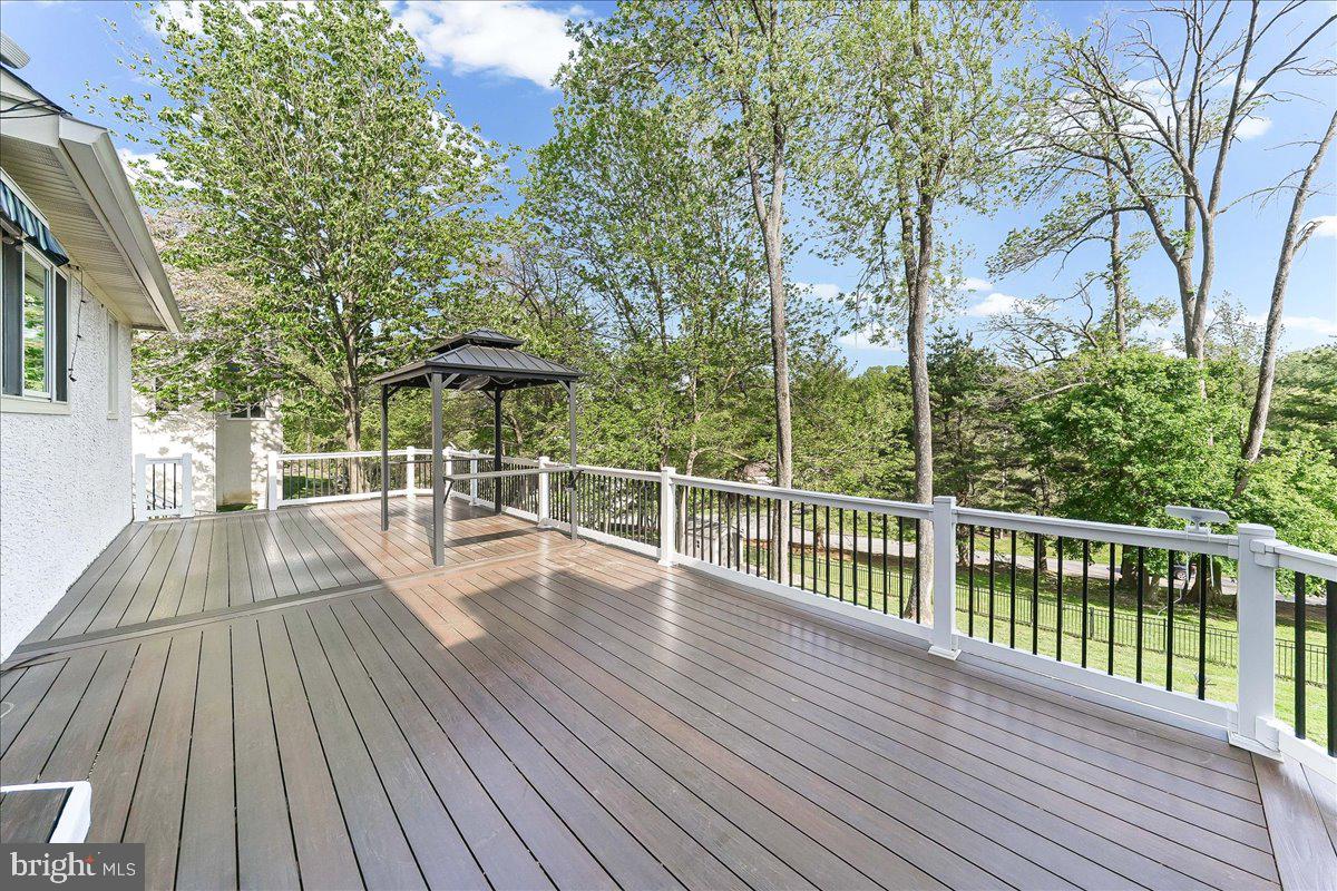 RUNNYMEADE FARMS - Residential