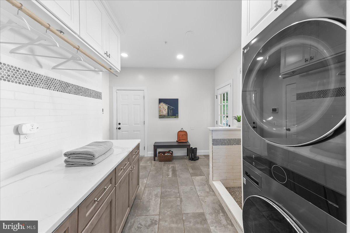 RUNNYMEADE FARMS - Residential