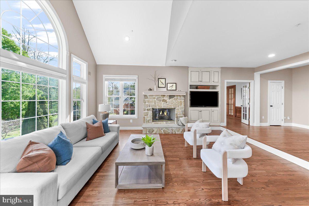 RUNNYMEADE FARMS - Residential