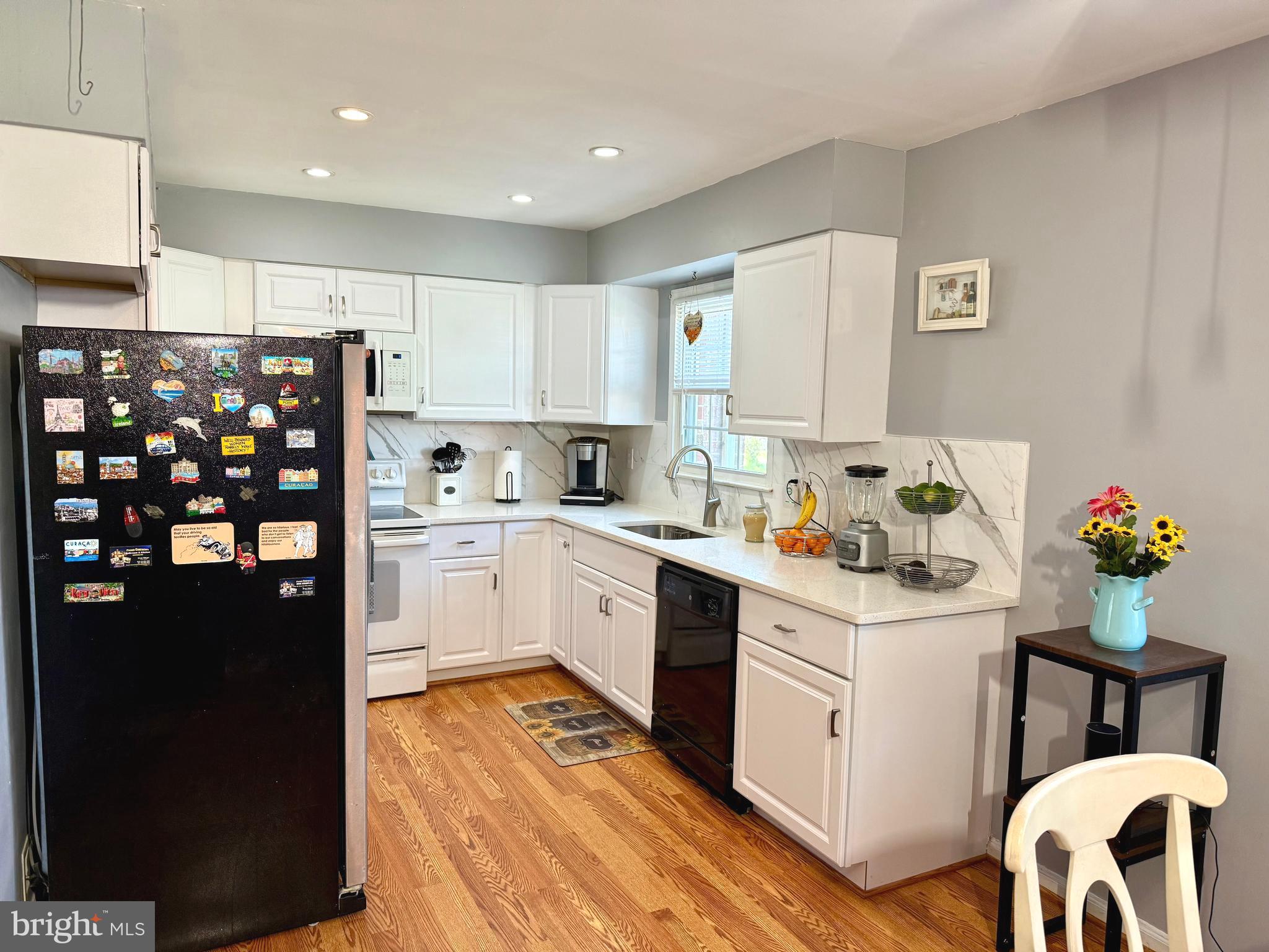 ROYAL COURT - Residential