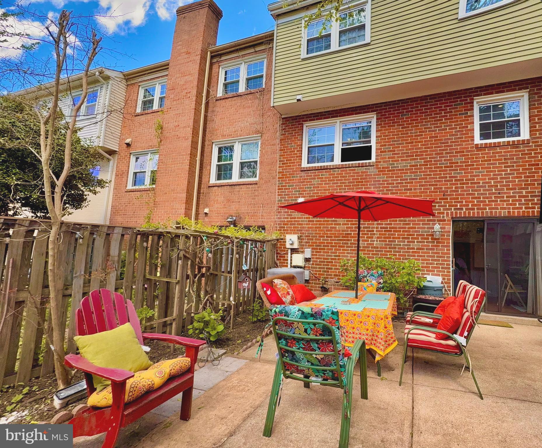 ROYAL COURT - Residential