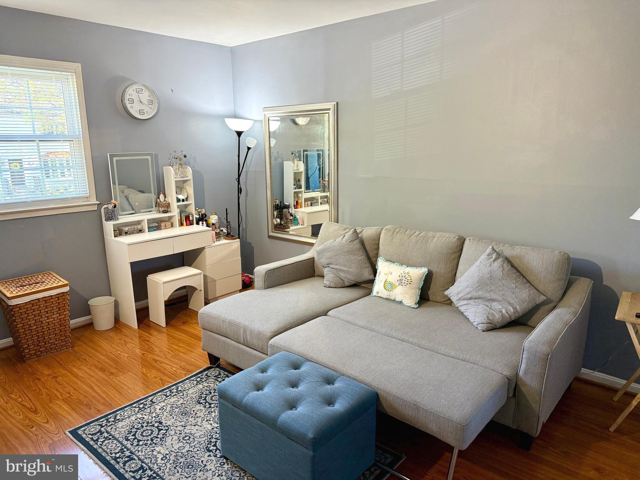 ROYAL COURT - Residential