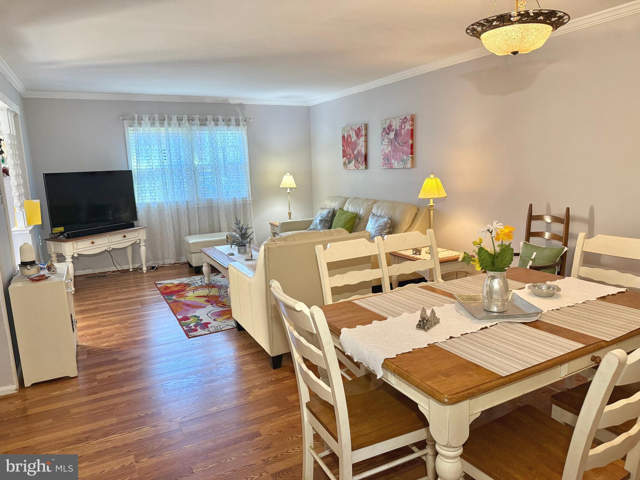 ROYAL COURT - Residential