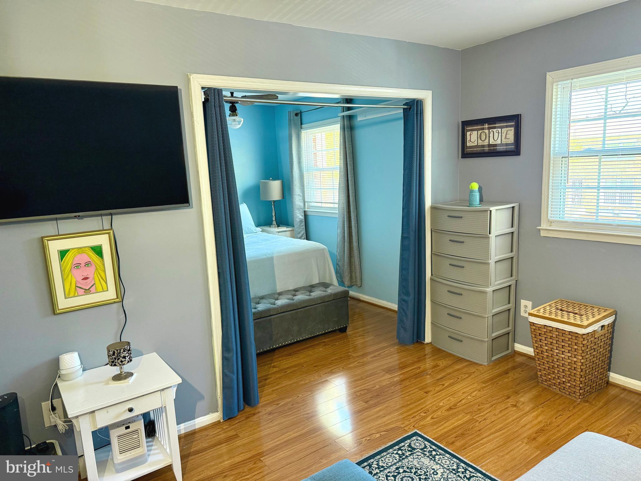 ROYAL COURT - Residential